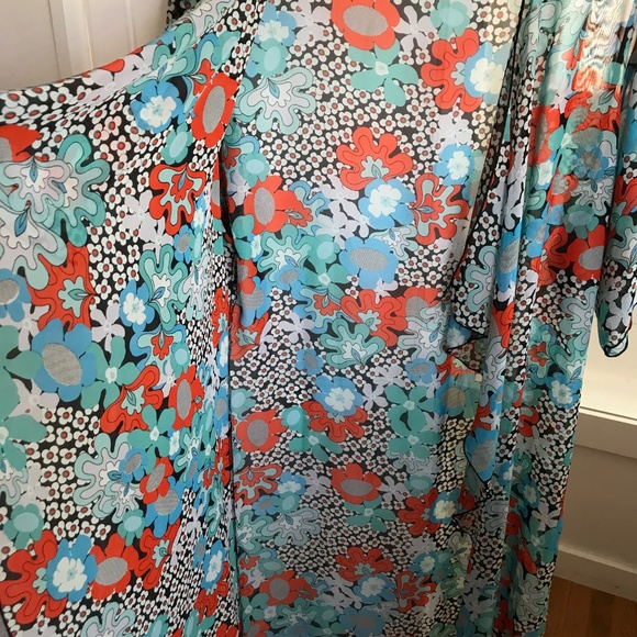 LULAROE Floral Kimono Open Front Cardigan Semi Sheer Coverup Shirley Size Medium - Picture 5 of 16